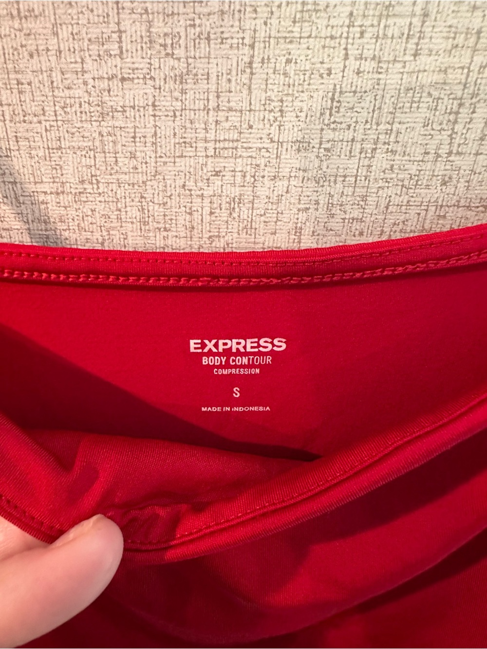 Express Body Contour Compression Tank Top - Bright Red